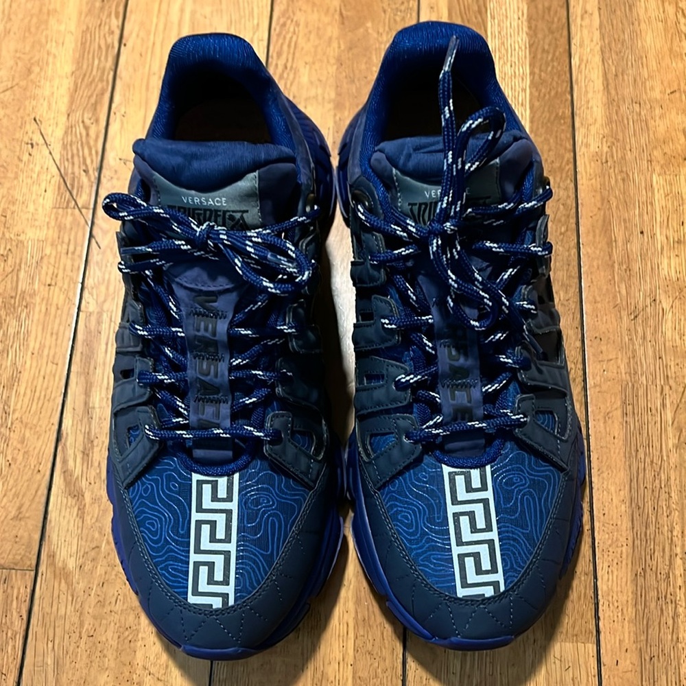 Versace shoes Trigreca in blue colour in size 10